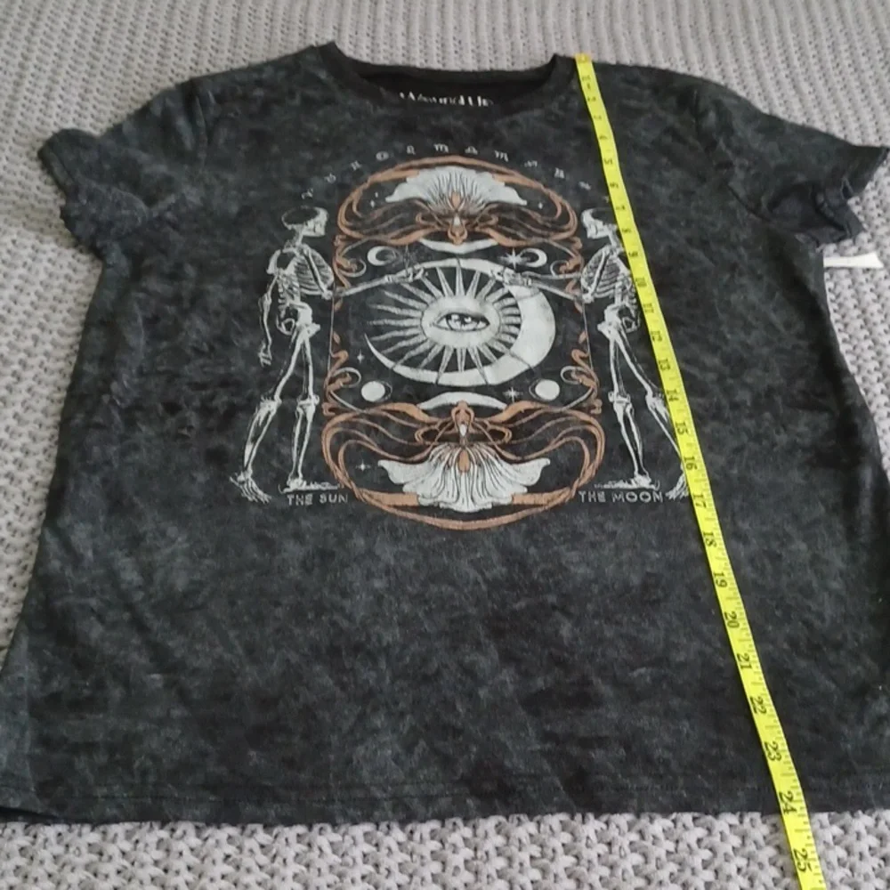 The Sun / The Moon Wound up t-shirt  NWT - Picture 7 of 8